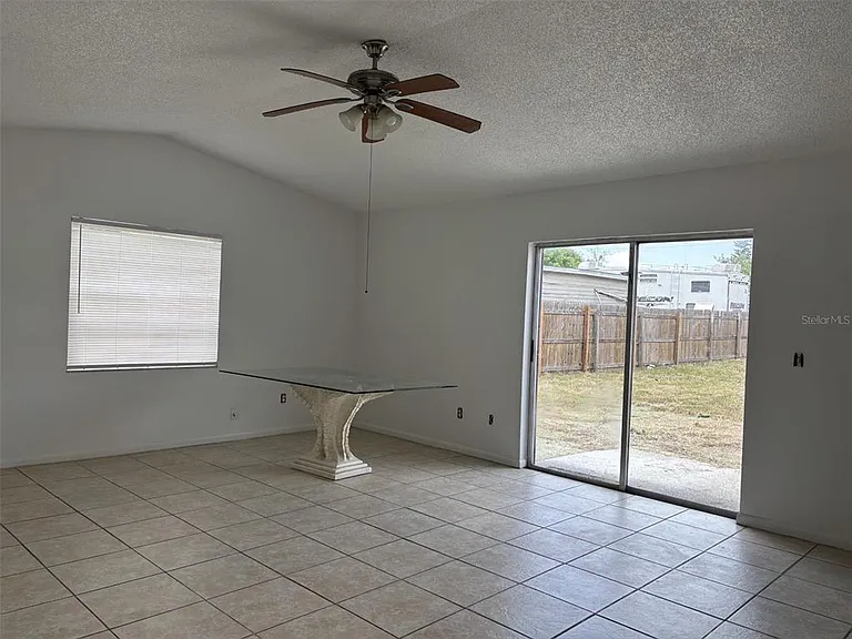 2119 W Okaloosa Ave — Photo 2