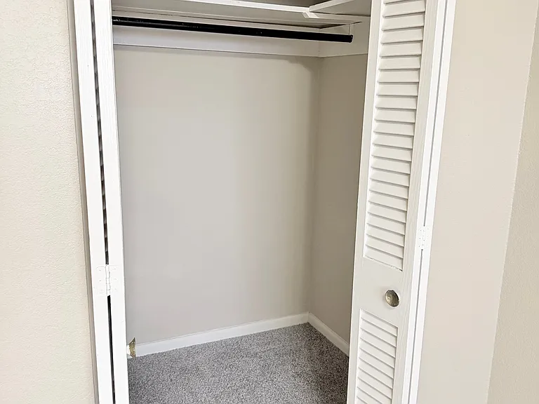 Ricks Apartments — Photo 39