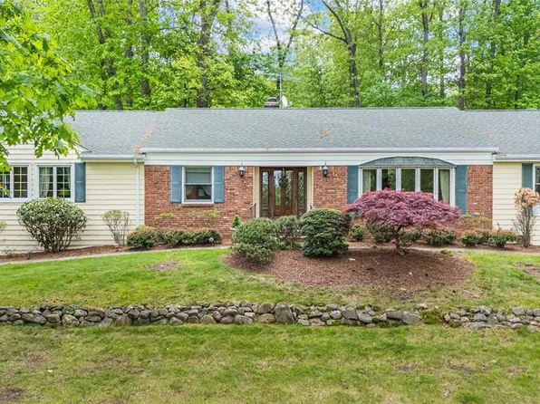 6 Arrowhead Rd, Mahwah, NJ 07430