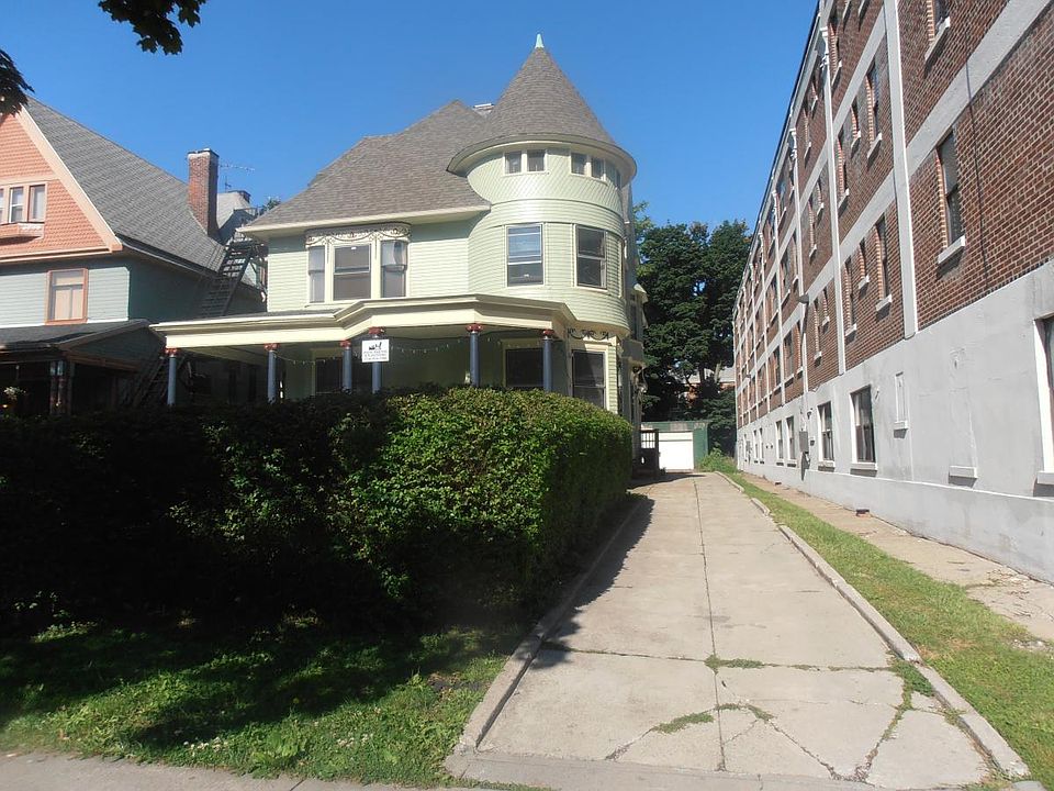 1st image of 394 Elmwood Ave #2