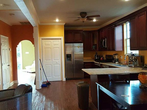 3rd image of 2131 Independence St