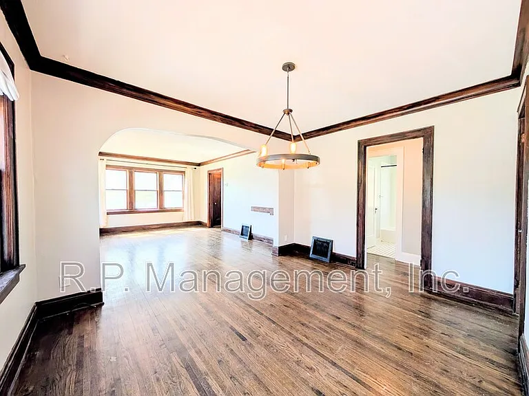 636 Gotzian St — Photo 6