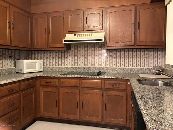 2nd image of 1085A Argyll Cir #100A