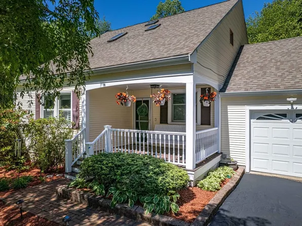 21 Autumn Rd, Medway, MA 02053