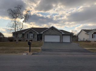 736 Kristi Dr, Byron, IL 61010