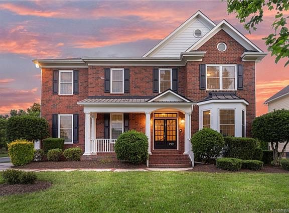2nd image of 17034 Laurelmont Ct