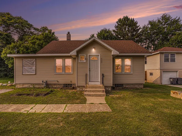 9049 Red Arrow Hwy, Watervliet, MI 49098