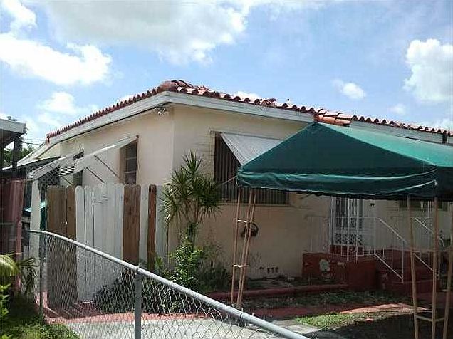 2nd image of 435 Tamiami Canal Rd