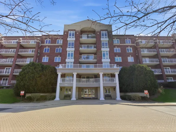 7051 W Touhy Ave APT 610, Niles, IL 60714