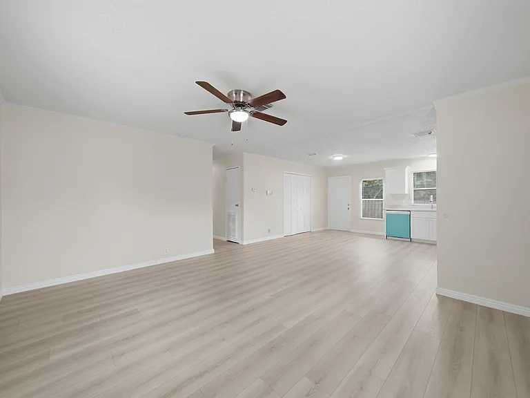 11730 Greenglen Dr — Photo 9