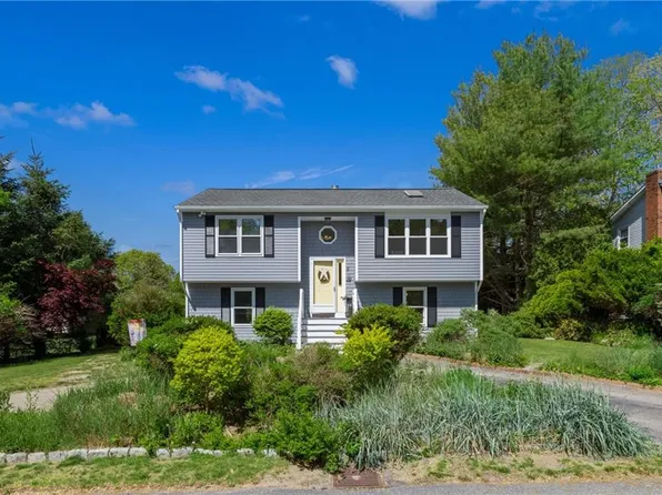 8 Tupelo Trl, Narragansett, RI 02882