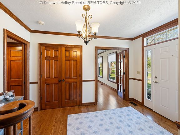 4th image of 402 Woodbridge Dr