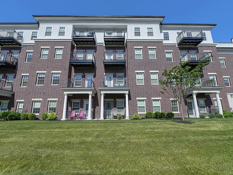 The Kent at Carmel City Center — Photo 22
