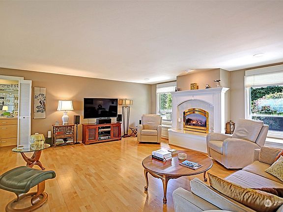4th image of 1423 Rainbow Lane