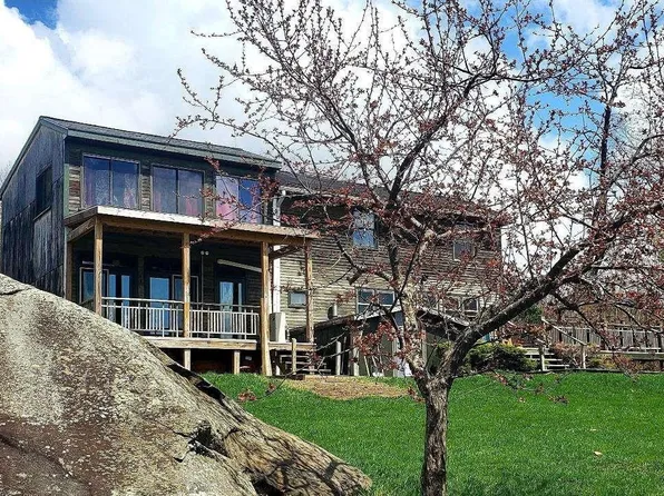 496 Will George Road, Fletcher, VT 05444