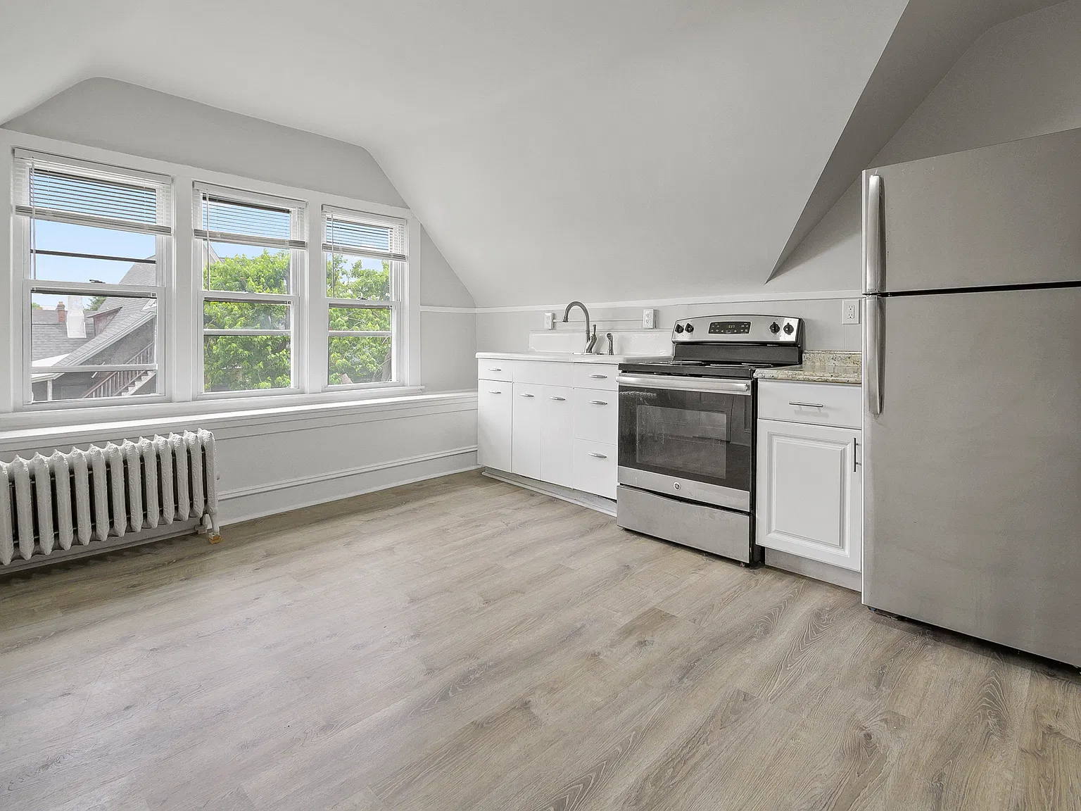 2 bed, 800 sqft, $1,500 — Photo 3