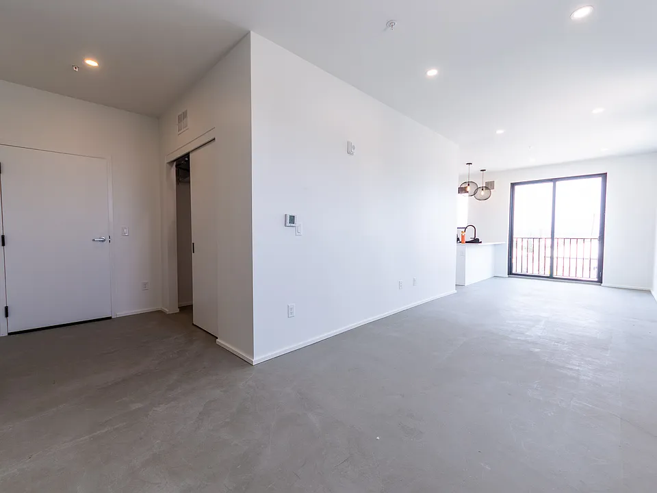 434 Santa Fe Dr #301