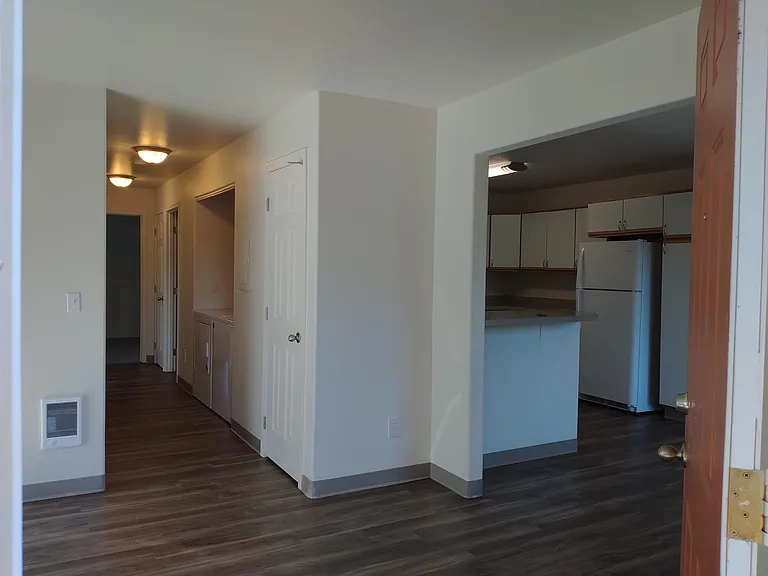 Creekview Apartments — Photo 10