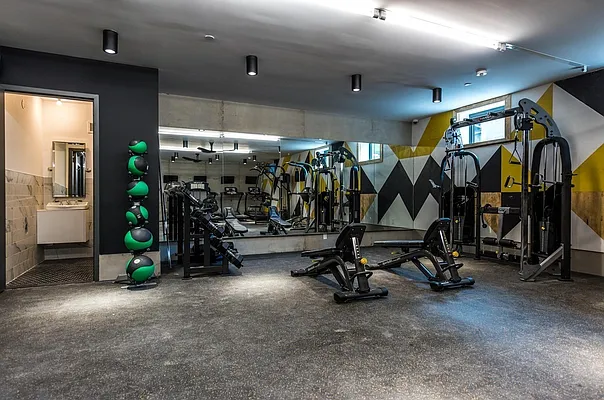 Rented by Nooklyn NYC LLC | media 12