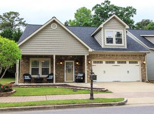 4 Cobblestone Dr, Anniston, AL 36207