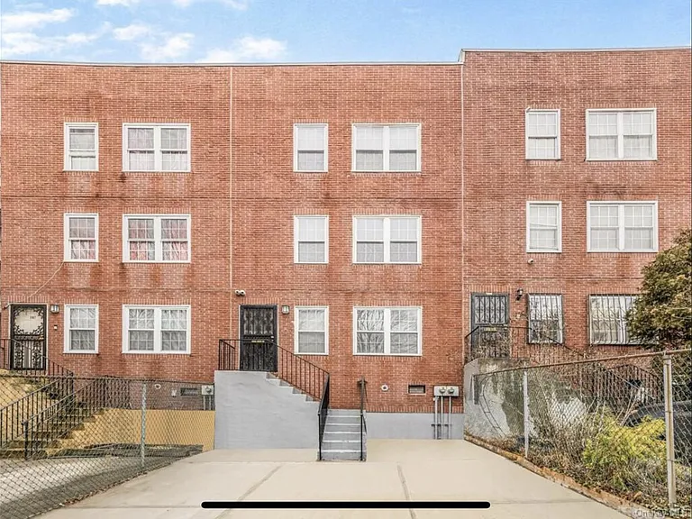 2169 Davidson Ave #2 — Photo 2