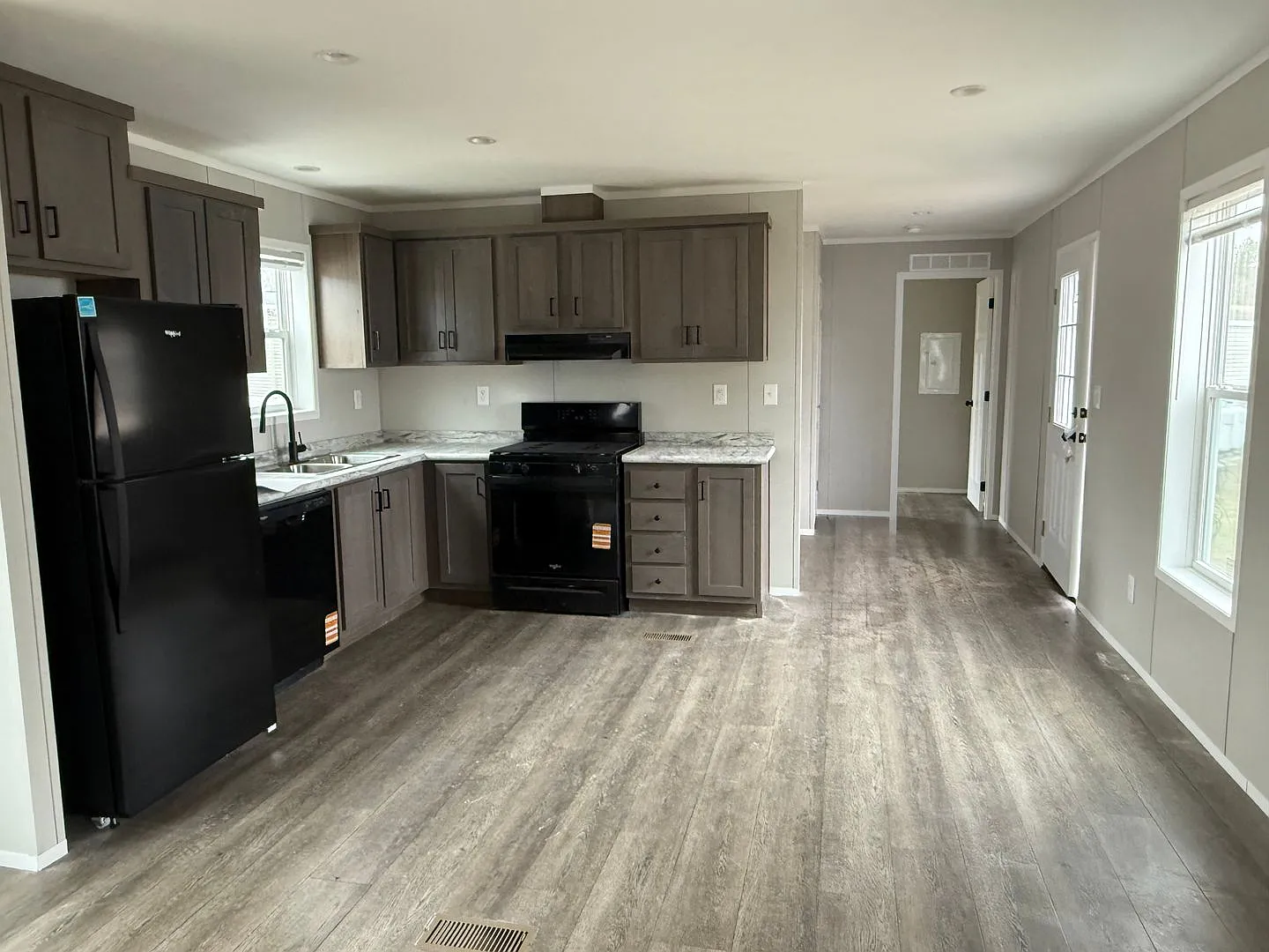 Pine Village Estates MHP — Photo 3
