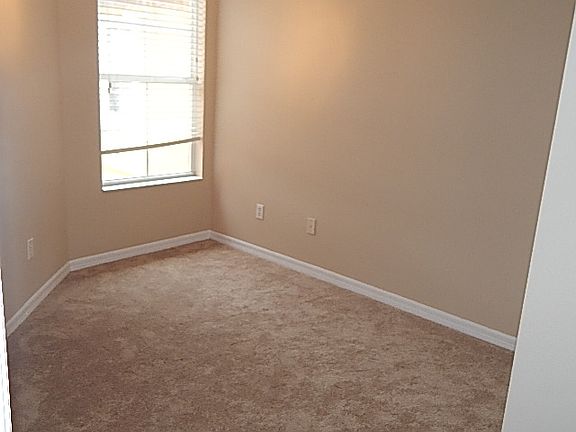 Bedroom in a home you can rent call us 321 746 1946
