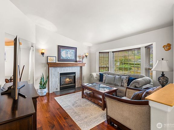 4th image of 2120 Jones Avenue NE