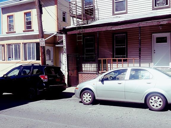 2nd image of 49 Jackson St