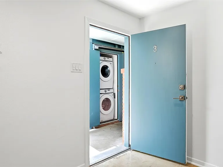 217 E 12th St #3 — Photo 14