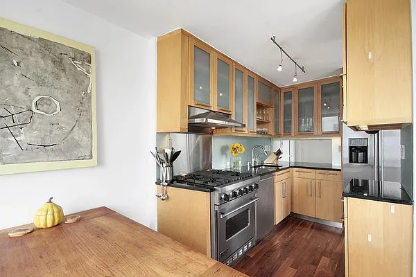Sold by Trump International Realty | media 3