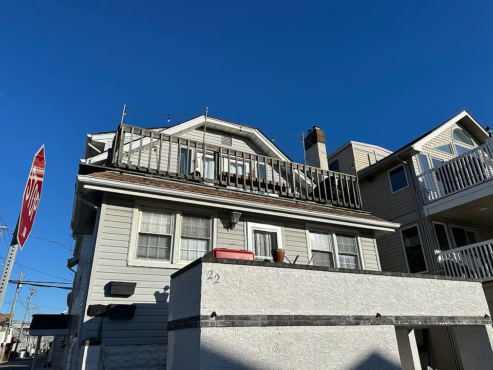 22 Indiana Ave #2