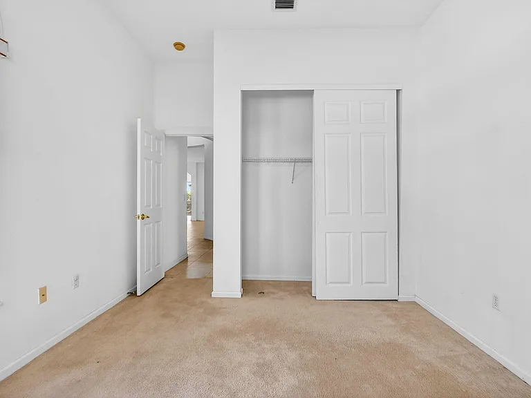 2431 Westmont Dr — Photo 37