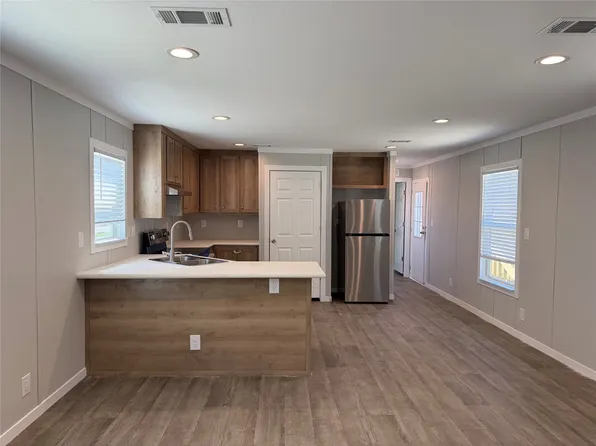 112 Overlook Trl, Azle, TX 76020