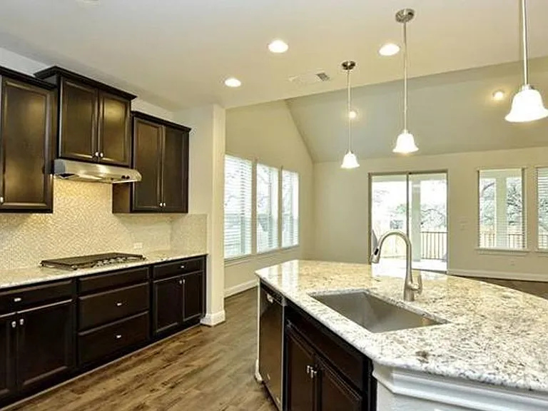 15821 Cinca Terra Dr — Photo 3
