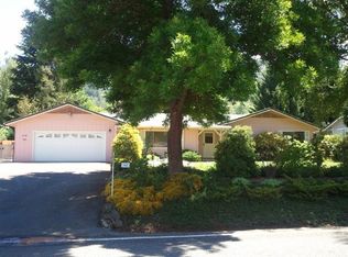 119 Saradan Ln, Grants Pass, OR 97527