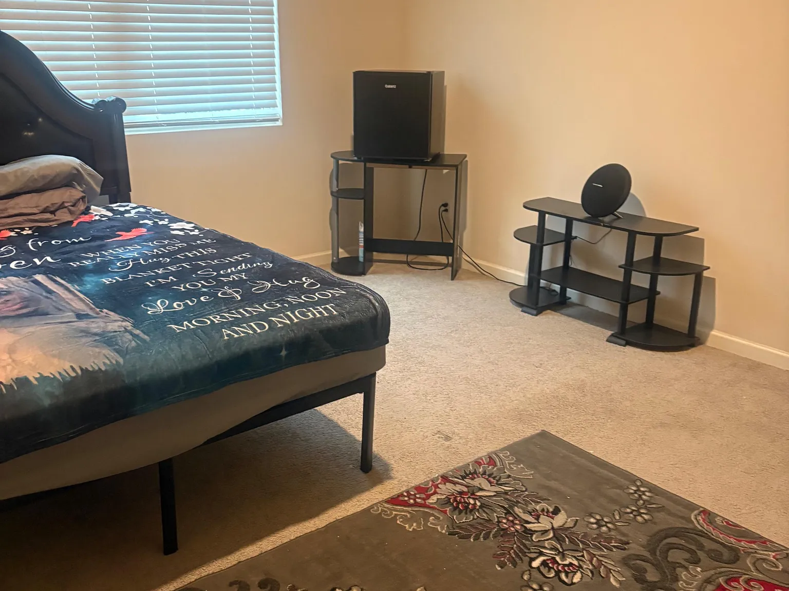 2 bed, 1.0 bath, 2800 sqft, $1,048 — Photo 2