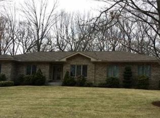 8 Holland Dr, Agawam, MA 01001