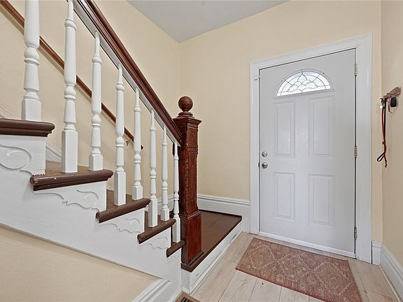 3rd image of 2206 Milligan Ave