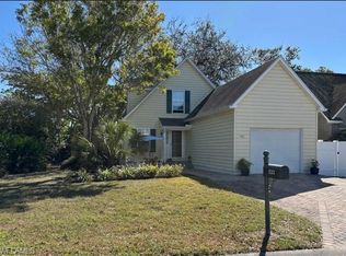 533 Leawood Cir, Naples, FL 34104