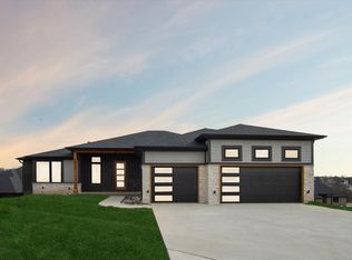 5922 S Holland Ave, Springfield, MO 65810