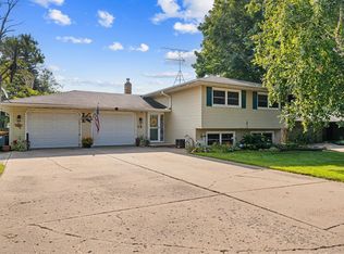 13 Mitchell Dr, Faribault, MN 55021