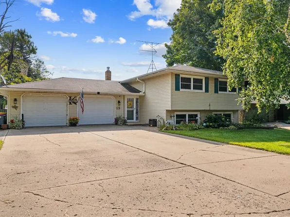 13 Mitchell Dr, Faribault, MN 55021