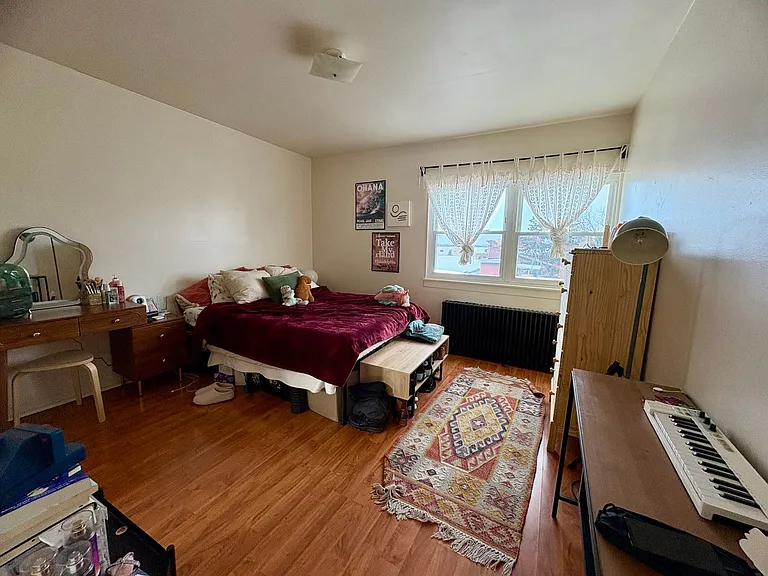 403 W James St — Photo 9