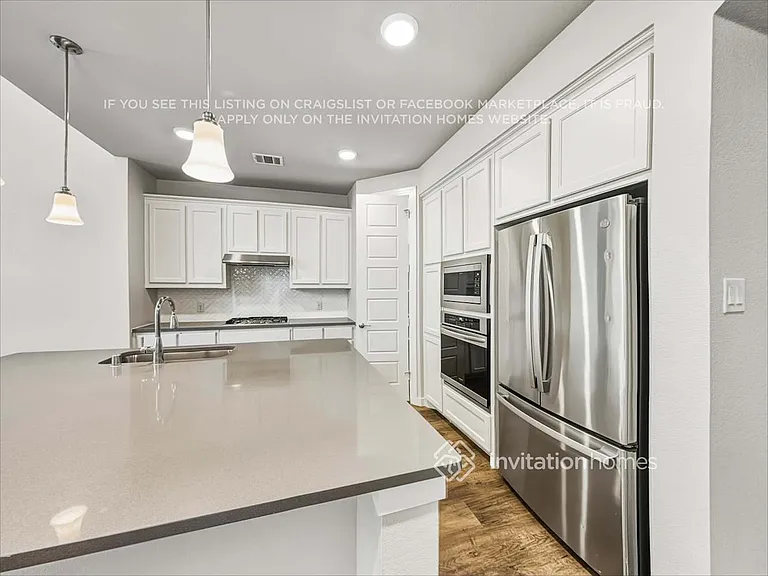 2533 Stella Ln — Photo 8