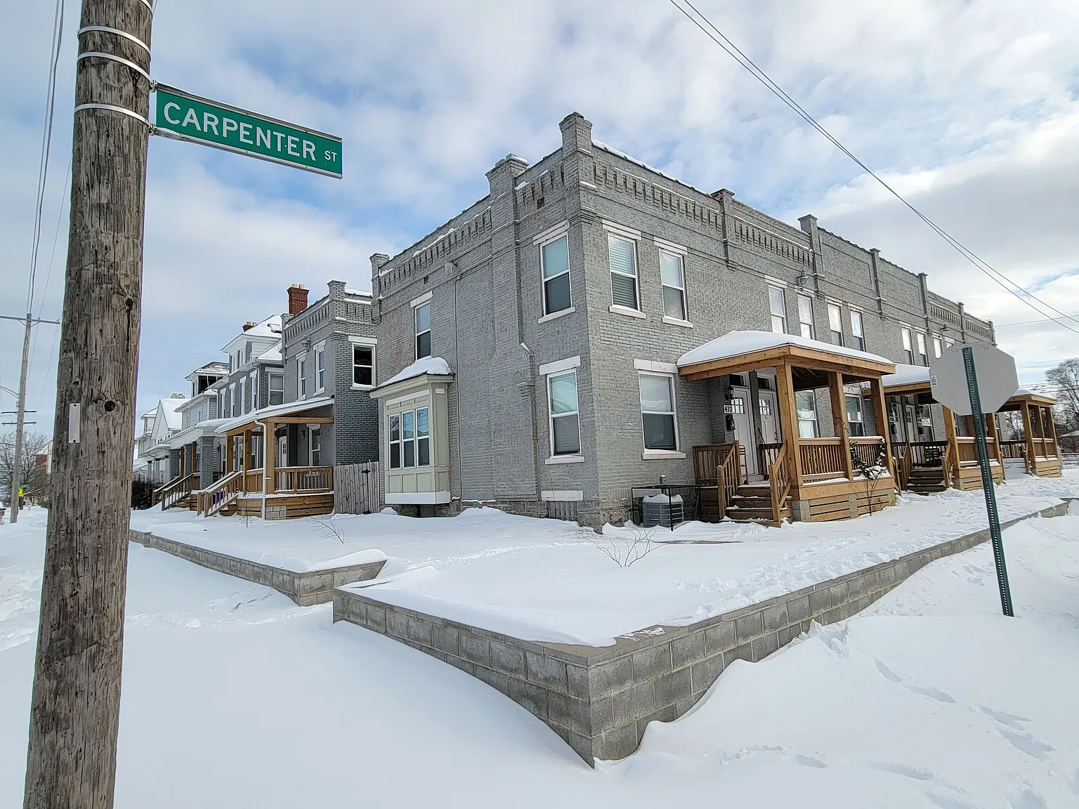 472-482 Carpenter St — Photo 3