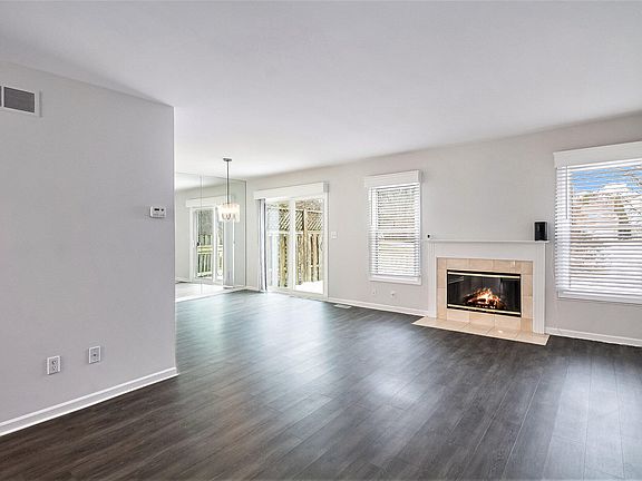 5th image of 487 Liberty Pointe Dr