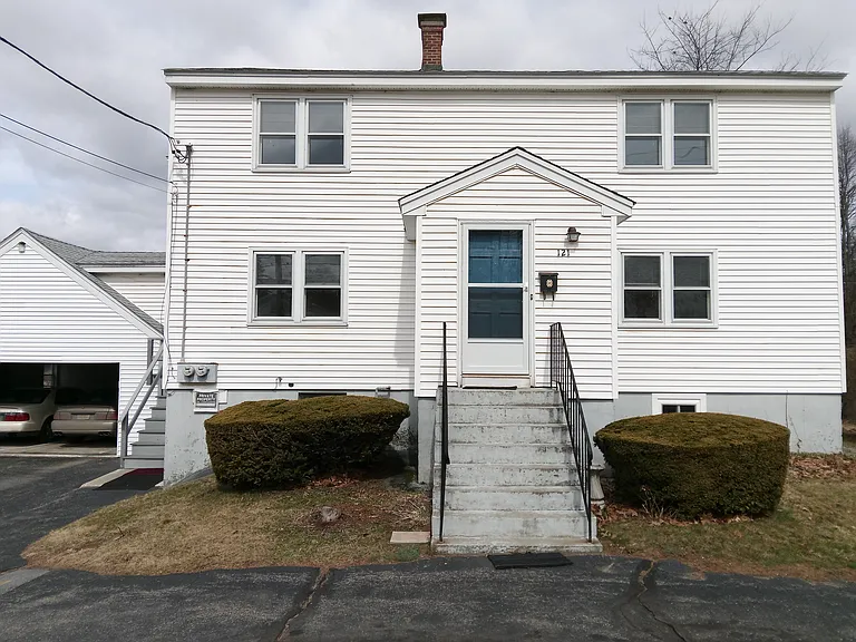 121 King Philip Rd — Photo 1