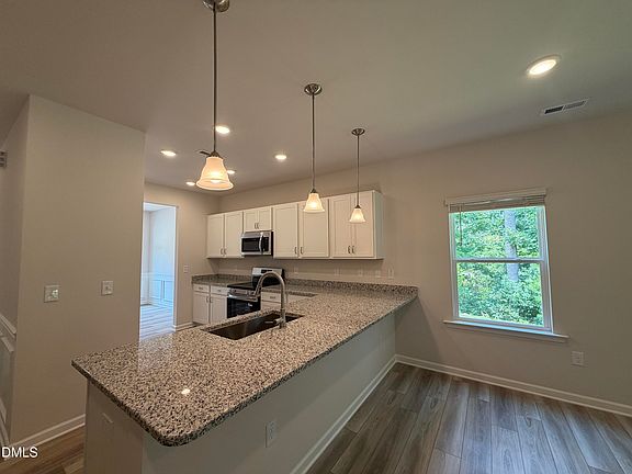 5th image of 5094 Pioneer Dr