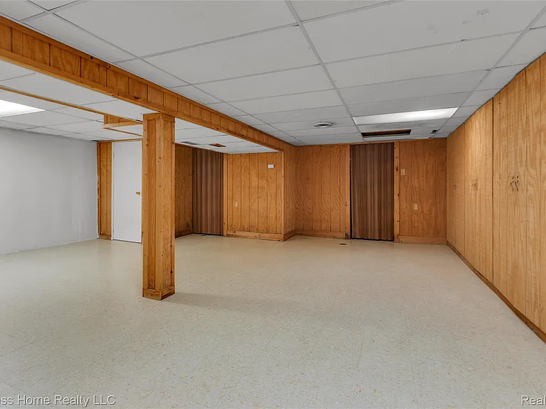 25217 Roan Ave — Photo 18